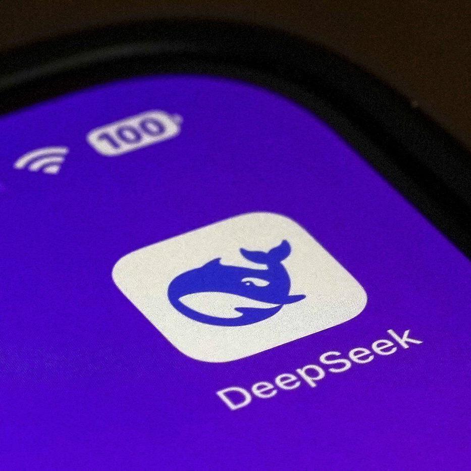 Chinese firm DeepSeek's AI chatbot restricted from some government phones